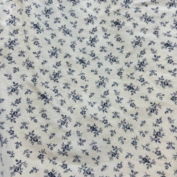Tommy Hilfiger Women's Shorts Size 10 White & Blue Floral Print - Picture 8 of 12